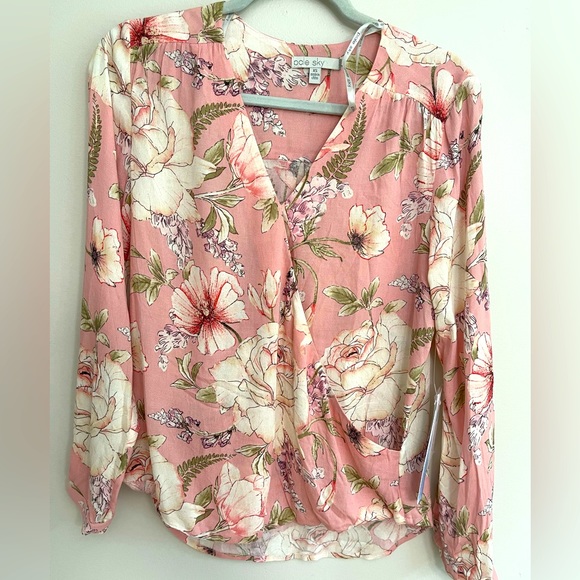 NWT Pale Sky Pink Floral Blouse Size XS - Picture 1 of 8